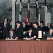 ?Podpisanie współpracy wyszehradzkiej na Zamku Wyszehrad na Węgrzech, 15 lutego 1991 r., podpisują o