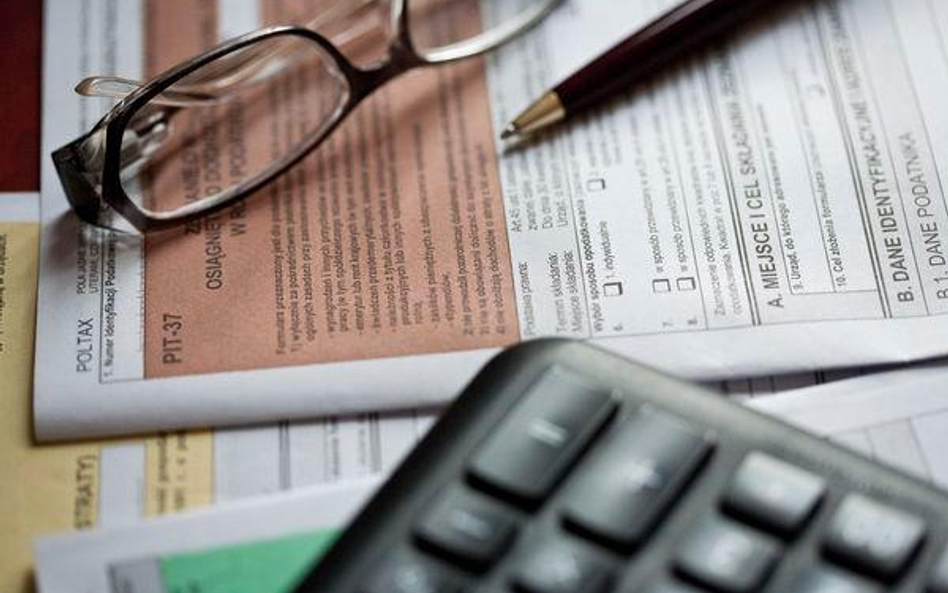 Przez sprzeczne komunikaty Ministerstwa Finansów podatnicy nie mają pewności co do zmian w CIT i PIT