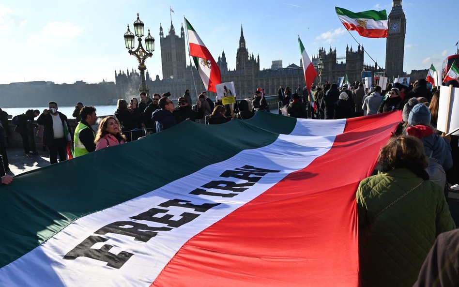 Wydarzenia w Iranie wywołały protesty na całym świecie. Na zdjęciu demonstracja w Londynie, styczeń 