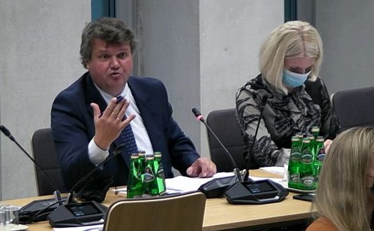 Wiceminister Maciej Wąsik obiecał zastanowić się jeszcze nad podniesieniem stawki rekompensat