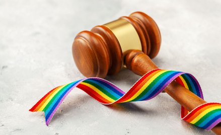 Sąd w Poznaniu wydał wyrok ws. naklejek "Stop dewiantom seksualnym"