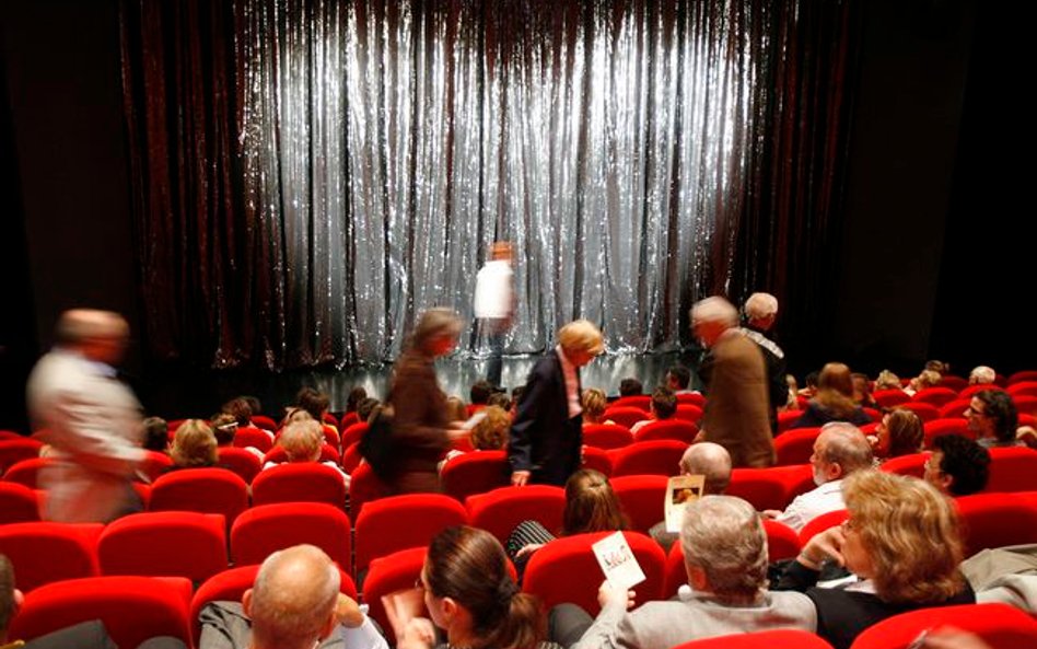 PIT: bilet do teatru od pracodawcy i darmowy wyjazd na spektakl przychodem pracownika