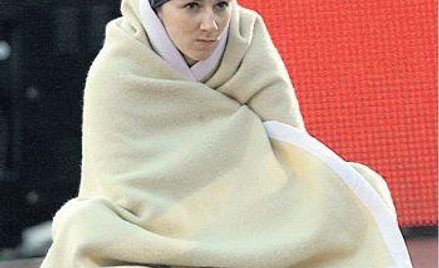 Monika Pyrek większość czasu na stadionie Orła spędziła owinięta po uszy w koc