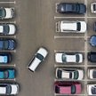 Stłuczka na parkingu: taniej uciec z miejsca wypadku niż dostać mandat