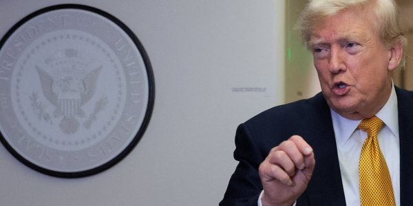 Rosja uderzyła rakietami balistycznymi w Kijów, 10 rannych; Trump grozi Iranowi zniszczeniem