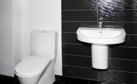 Nie kupisz mieszkania bez umywalki i toalety