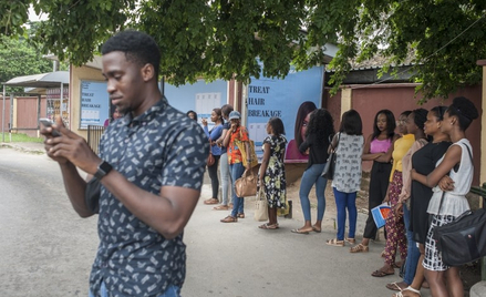 Nigeria: Zamykają kościoły z powodu hałasu