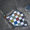 Swoją pierwszą pracę uliczną Ememem stworzył w 2016 roku w rodzinnym Lyonie. 