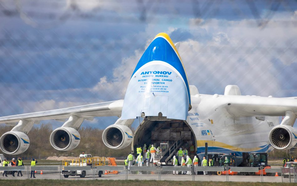 An-225 Mrija to obecnie największy na świecie samolot transportowy