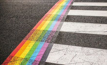 Czy pracodawca może wymagać od pracownika udziału w akcji na rzecz lub przeciwko LGBT