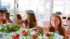 Dieta planetarna oczami dzieci. Uczniowie ocenili nowe menu w stołówkach