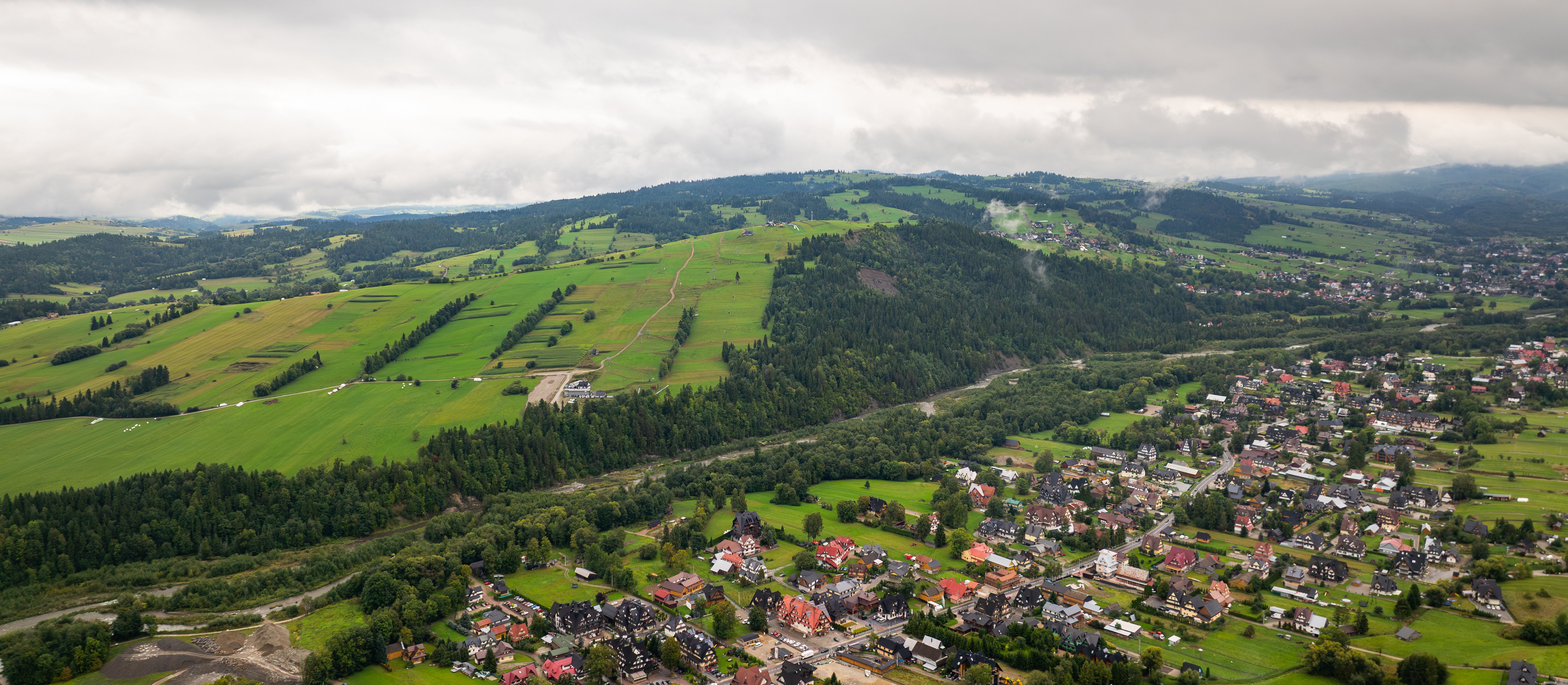 Polska ma za dużo gmin? Prof. Hausner ostrzega: Nie stać nas na to