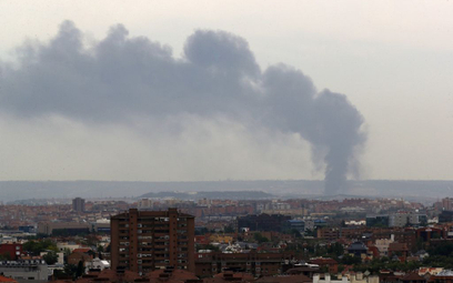 W pożarze, który wybuchł w czwartek na terenie zakładów obróbki substancji chemicznych pod Madrytem,