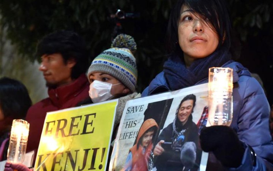 Solidarni z Kenji Goto. Demostracje i apele Japończyków o ocalenie dziennikarza nie uratowały mu życ