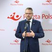Prezes zarządu Wytwórni Papierów Wartościowych Maciej Biernat podczas prezentacji Księgi Znaczków Po