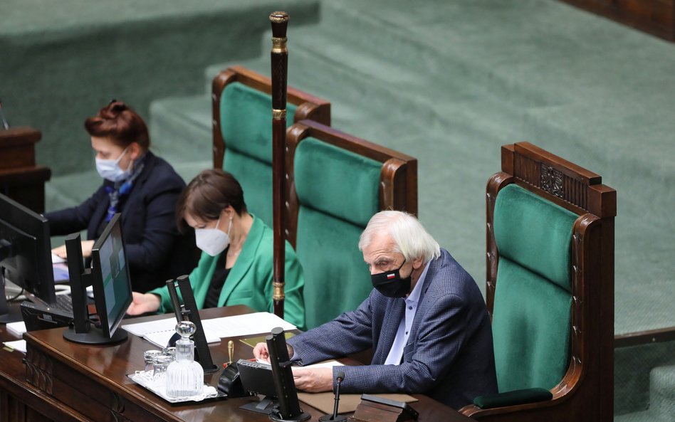 Sejm omija Polski Ład. Posłowie dostali zwrot pieniędzy. Kancelaria wyjaśnia