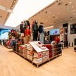 Uniqlo przygotowało współprace z lokalnymi partnerami: CD Projekt Red, Baken oraz graficzką Olą Niep