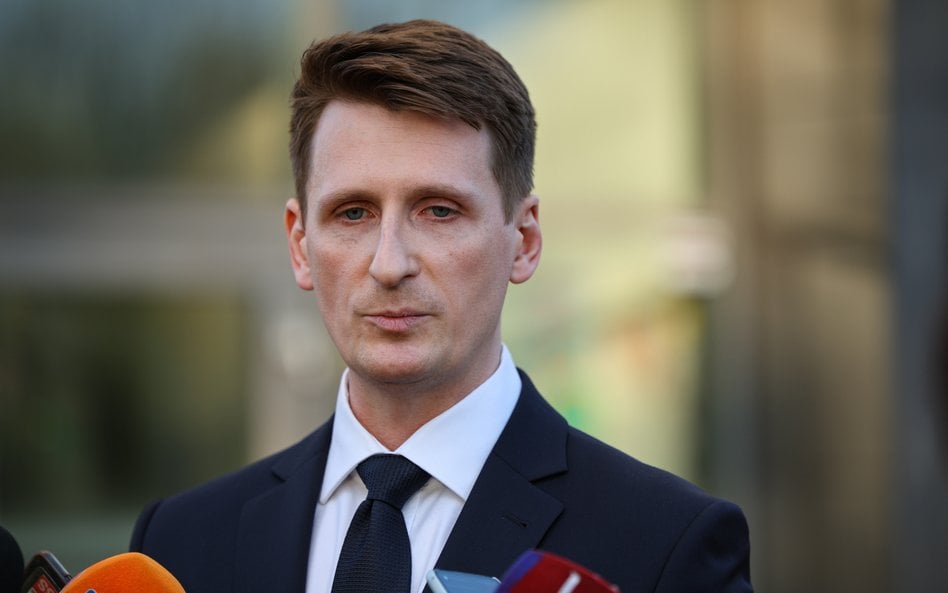 Konferencja dotyczyła działań prokuratury ws. wypadku, w którym dzień wcześniej zginął poseł Lewicy 