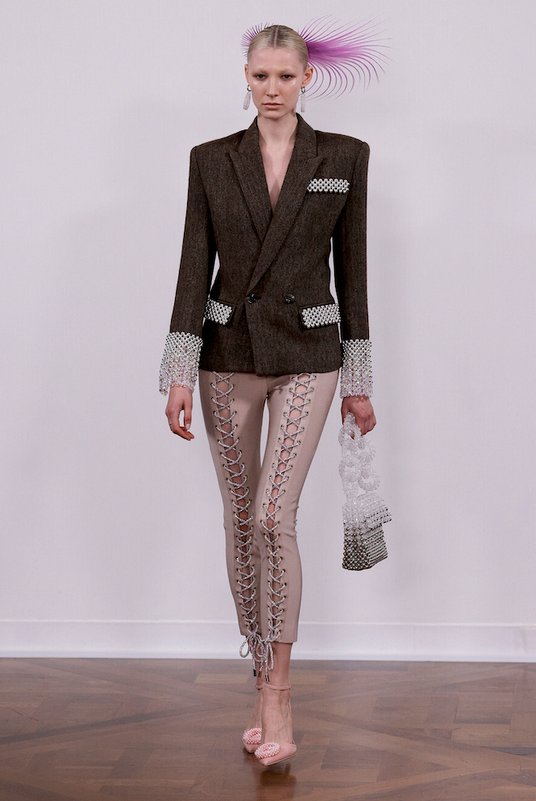 Pokaz kolekcji damskiej jesień zima 2023-2024 marki Germanier podczas paryskiego tygodnia mody.