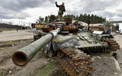 Zniszczony rosyjski czołg w obwodzie kijowskim