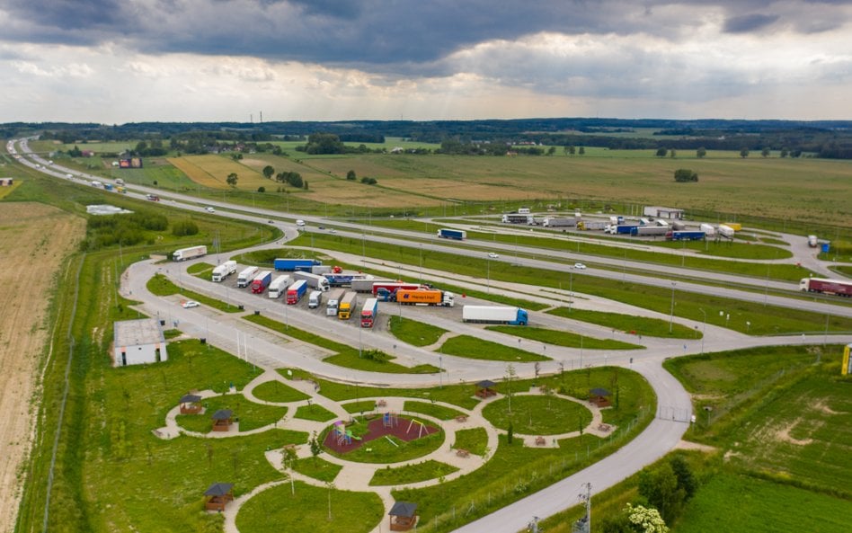 Więcej parkingów, aby nie rozwadniać Pakietu Mobilności