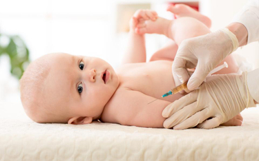 MZ przekonuje: Szczepionka przeciw pneumokokom chroni dzieci