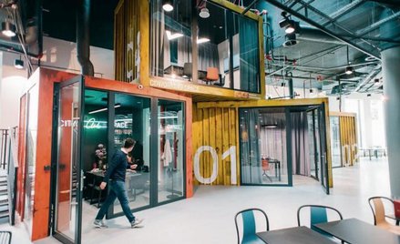 Coworking w galerii handlowej – to może być klucz do zaistnienia tego formatu biurowego w mniejszych