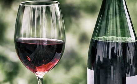 Butelka wina tygodniowo jest jak 10 papierosów