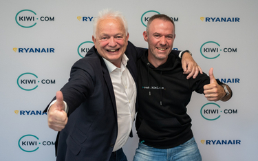Współzałożyciel i dyrektor generalny Kiwi.com Oliver Dlouhý (z prawej) i dyrektor generalny Ryanaira