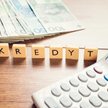 Raty kredytów rosną, banki widzą popyt na stałą stopę