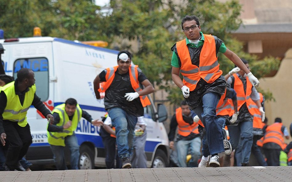 Wczoraj cały dzień słychać było eksplozje i strzały w centrum handlowym Westgate w Nairobi, gdzie za