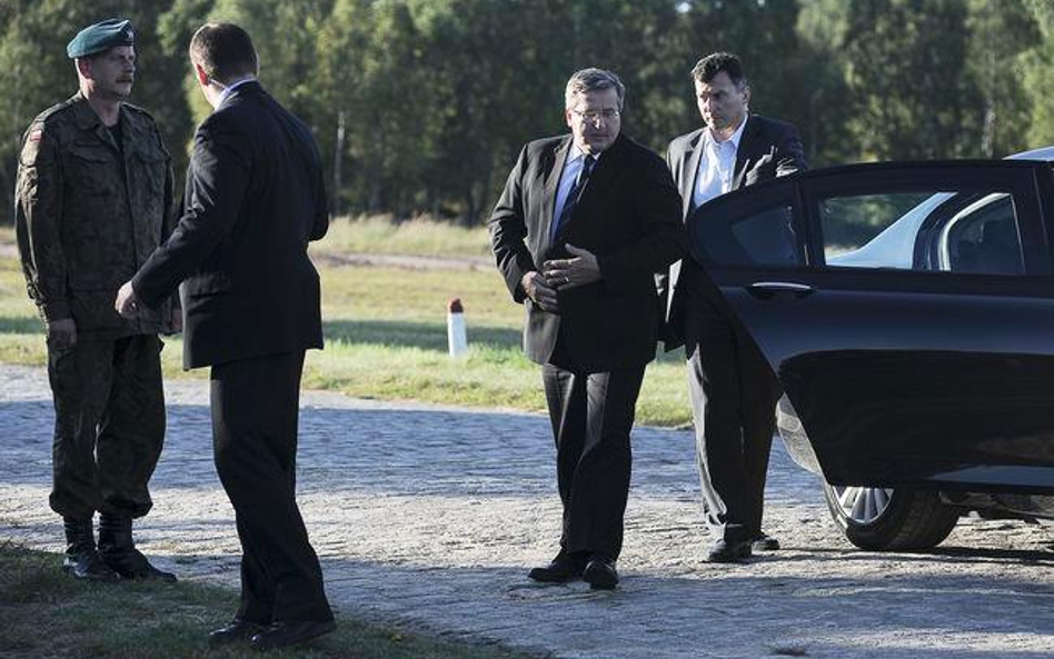 BOR knebluje człowieka podczas wyborczego wiecu prezydenta