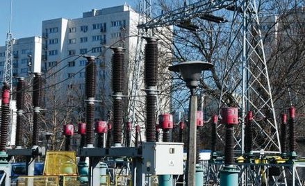 Na odszkodowaniach za nielegalne słupy mogą stracić firmy energetyczne, a zarobić kancelarie odszkod
