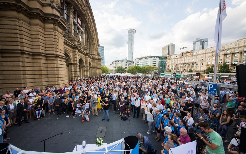 Frankfurt: Zepchnął dziecko pod pociąg. Był poszukiwany przez policję