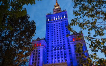 Na niebiesko podświetlony zostanie m.in. Pałac Kultury i Nauki
