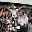 Jenson Button świętuje mistrzowski tytuł