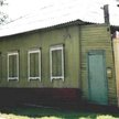 Drewniana chałupa Szewczenki tuż przed zburzeniem