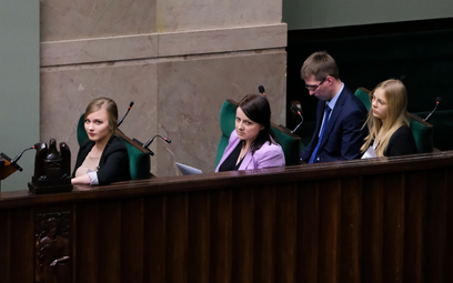 Działaczka Pro-life Kaja Godek na sali plenarnej Sejmu w Warszawie