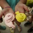 Firma Hasbro zrezygnowała z tradycyjnych reklam swoich nowych produktów. Zamiast tego zaangażowała p