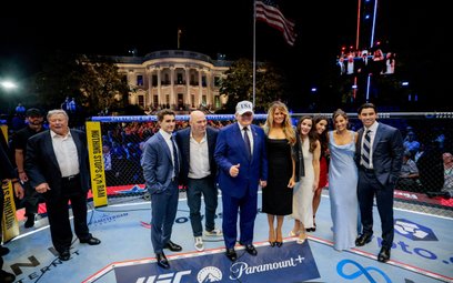 Z okazji 80. urodzin Donalda Trumpa przed Białym Domem odbyła się gala MMA