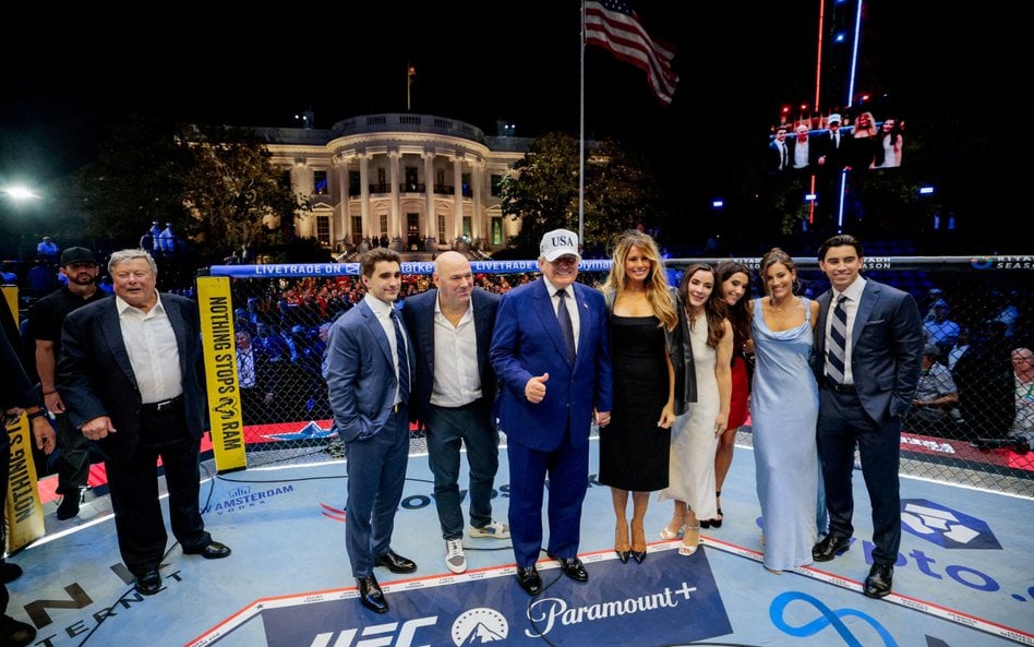 Z okazji 80. urodzin Donalda Trumpa przed Białym Domem odbyła się gala MMA