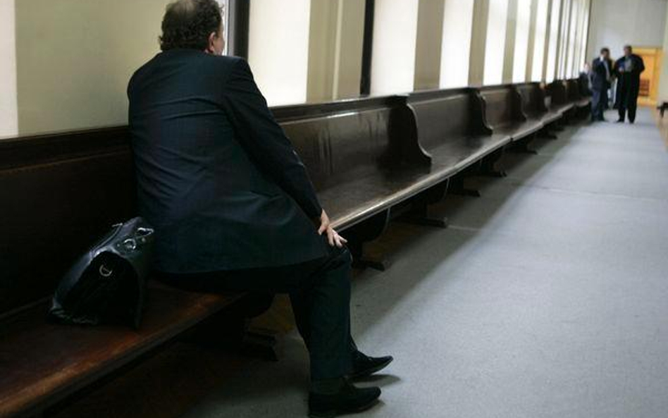 Wcześniejsze przetargi wciąż z protestem