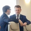 Pawłowicz pyta MON o "wyjście wojska z koszar po porażce PO"