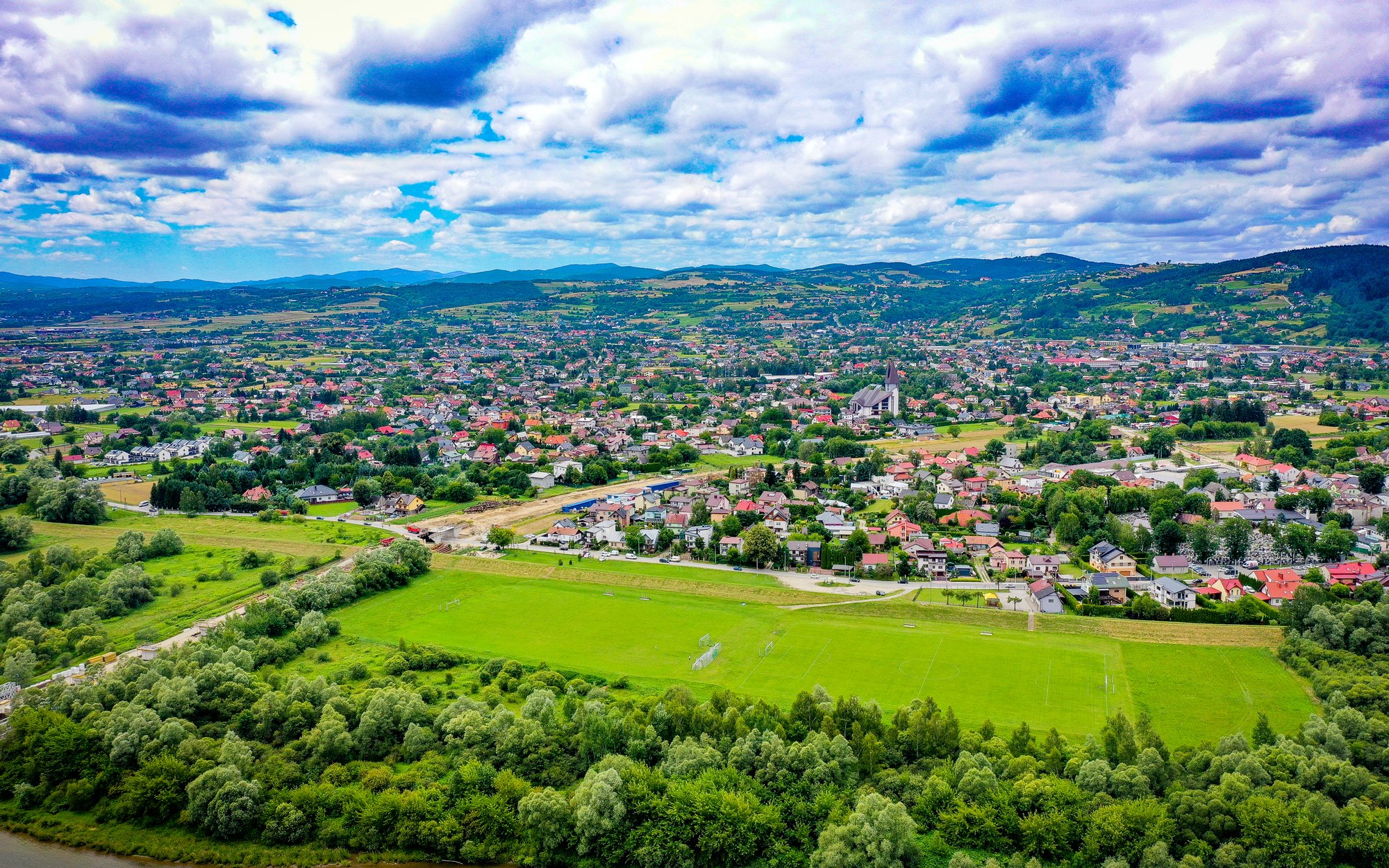 Ustalanie stawek opłaty adiacenckiej przez gminę – granice swobody