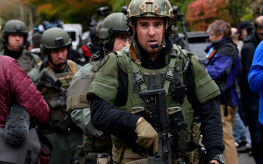 Jednostka SWAT na miejscu tragedii w Pittsburghu
