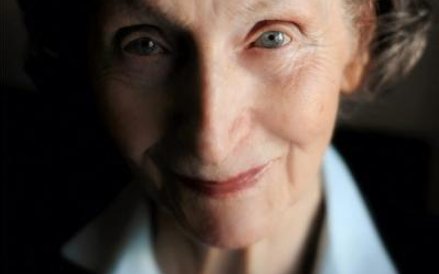 Królestwo za mgłą Zofia Posmysz, Michał Wójcik; Jedna z najbardziej niedocenionych pisarek. Wszyscy 