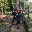 Wieś Puźniki w obwodzie tarnopolskim na zachodzie Ukrainy. Prace przygotowawcze przed pochówkiem szc