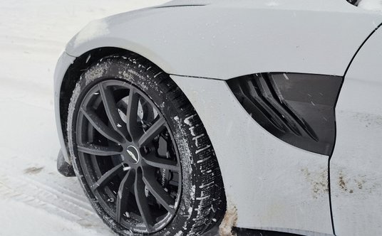 Aston Martin Vantage