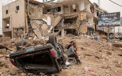 Liban, okolice miasta Tyr. Izrael przeprowadził tu nalot tuż przed wejściem w życie dziesięciodniowe