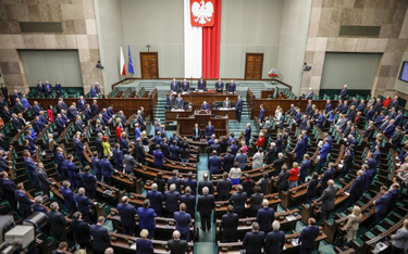 Sondaż: Aż siedem partii w Sejmie?